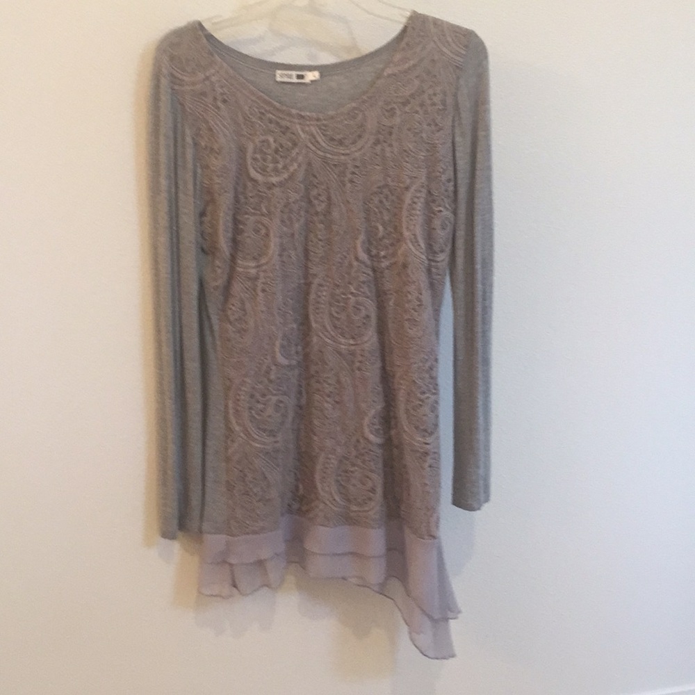 Boutique Long Gray-Toned Top